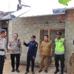 Kapolres Pantau Perkembangan Bedah Rumah di Desa Durian Daun IMG-20240612-WA0027