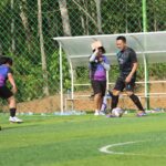 Polres Banyuasin dan Mitra Media Tampilkan Laga Seru di Eksibisi Sepakbola, Kapolres Cetak Dua Gol Spektakuler IMG-20250626-WA0006
