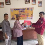 Pemdes Karang Anyar Salurkan BLT Tahun 2026 Tahap 1, 16 KPM Terima Rp900 Ribu IMG-20260430-WA0004