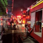Situasi mencekam, kebakaran hebat di Pasar 16 Ilir membuat pedagang panik