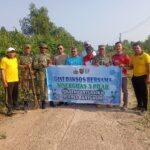 Jumat Berkah, Tiga Pilar Banyuasin II Gotong Royong Bersihkan Jalan Menuju Pelabuhan Kritis