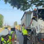 Satlantas Polres Banyuasin Gelar Bakti Sosial, Pererat Kepedulian kepada Pengemudi Truk