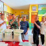 Desa Sido Mulyo 20 Salurkan Bantuan Beras Bulog kepada KPM IMG-20260826-WA0005