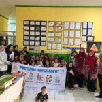 POSYANDU TUNGGADЕWI BAGIKAN TELUR OMEGA GRATIS, DUKUNG GERAKAN ORANG TUA ASUH CEGAH STUNTING IMG-20261028-WA0014